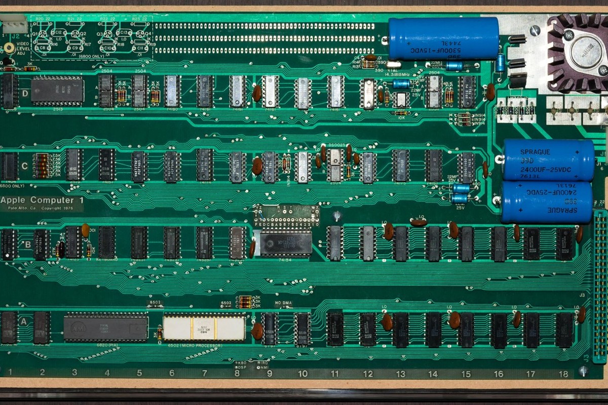 Apple-1